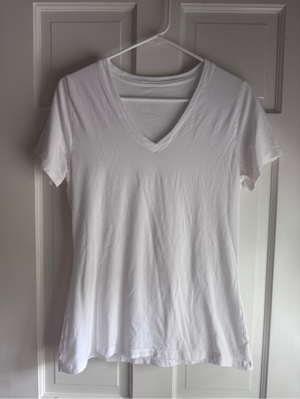 Tommy John White V-Neck T-Shirt Soft Stretch Short Sleeve Basic Tee Size Medium